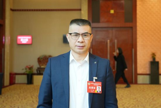 图为重庆市政协委员、beat365官方网站校长李敬。马佳欣 摄